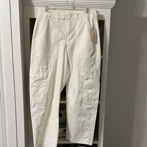 Women’s cream colored barrel Cargo Pants